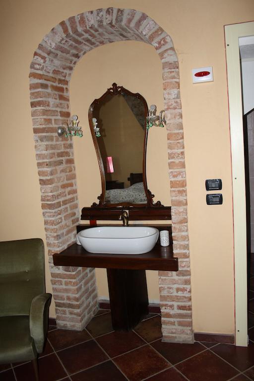 Il Baco Da Seta Villa Manta Phòng bức ảnh